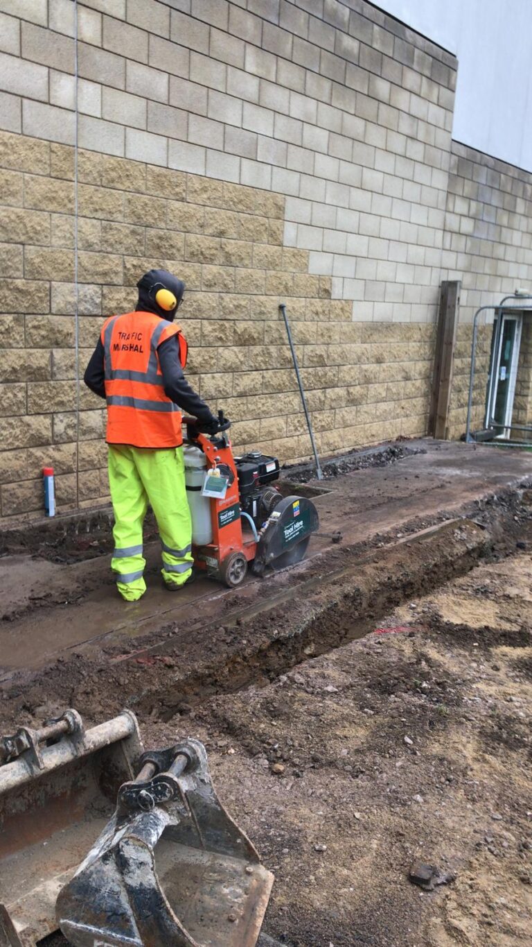 Wet-pour-rubber-flooring out-door-gym / gym / gym-groundworks