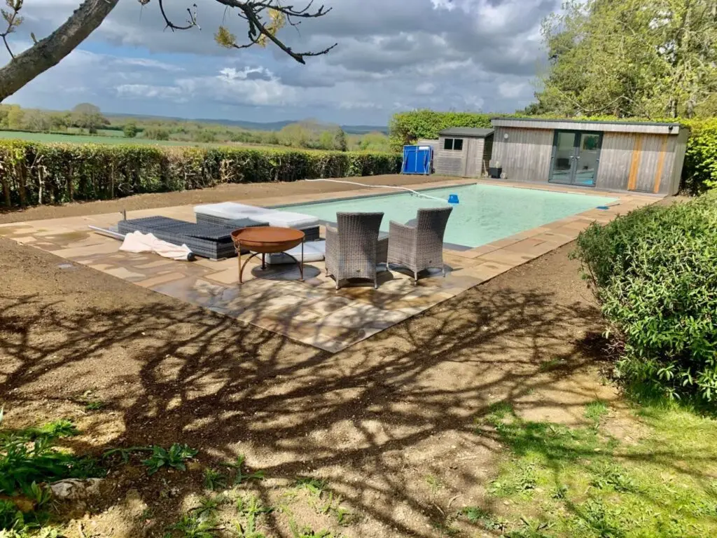 SwImming-pool-groundworks-godalming-swimmingpool-groundworks-guildford-mass-swimmingpool-excavations