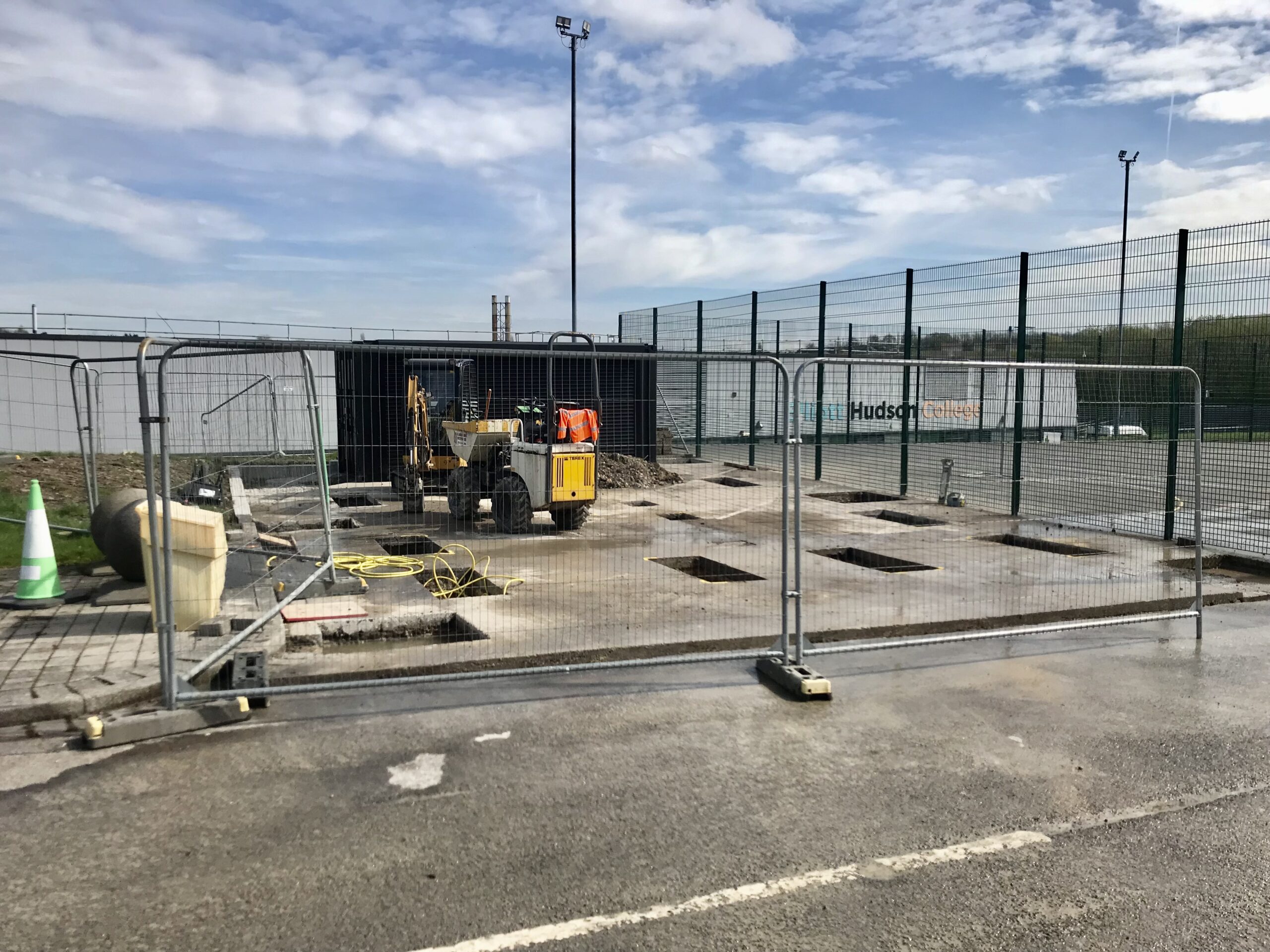 Wet-pour-rubber-flooring out-door-gym / gym / gym-groundworks