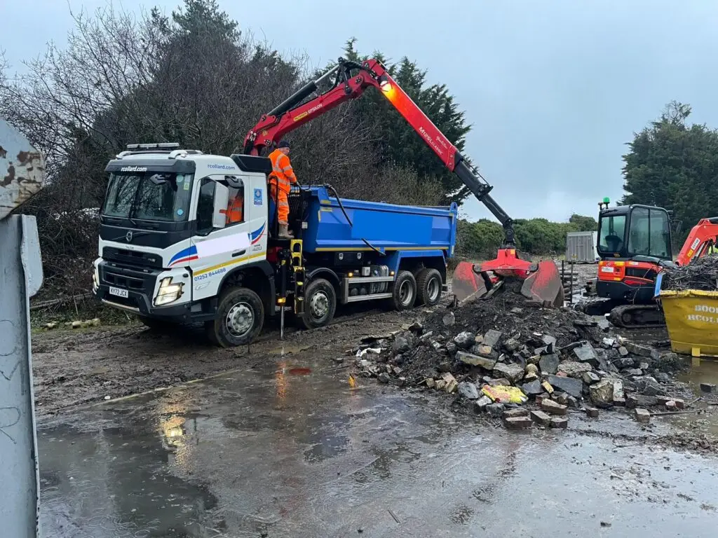 #grabtruck #tippertruck, recycled_materials #recycledbuildingmaterials #muckaway #groundcorecycling #groundcograblorry #groundcograbtruck #axtel #axtelgrabtruck # axtelmuckaway