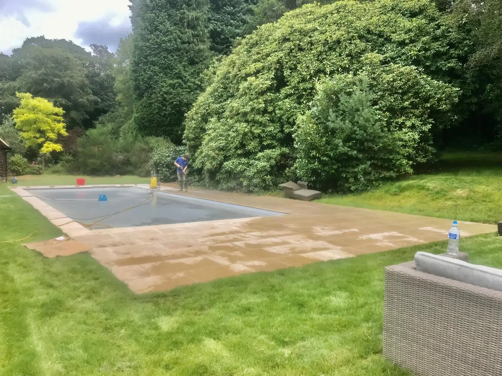 Pressure washing, swimming pool cleaning, pressure washing patio