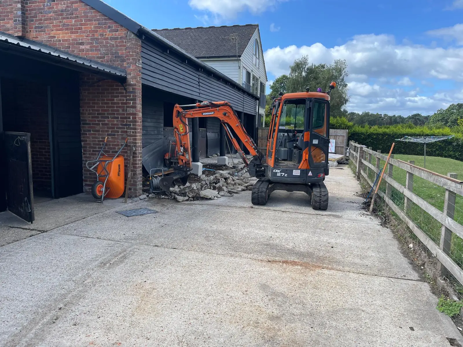 stable-groundworks-equestrian-groundworks