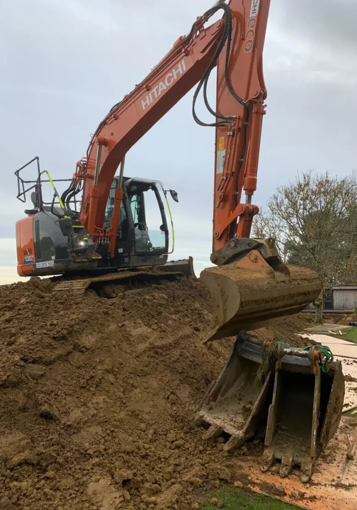 12t-360excavator-swimmingpool-excavation-groundworks-godalming-groundworks-5-1152x1536