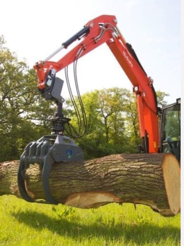 Kubota-8t-360-with-log-forestry-and-scrub-clearance--1134x1536