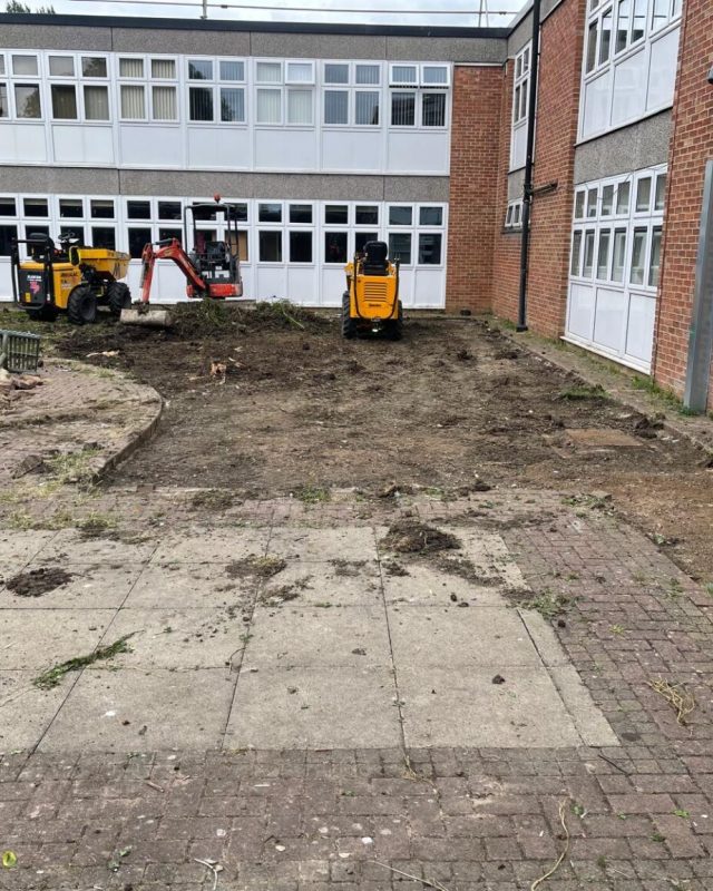 Swindon-outdoor-gym-outdoor-fitness-equipment-groundworks-.jpg-2-1536x1152