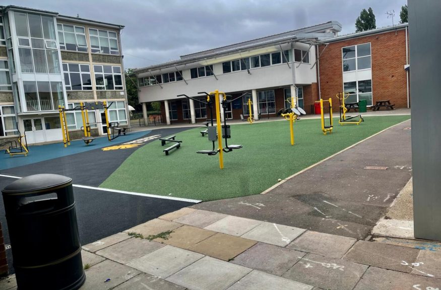 Swindon-outdoor-gym-outdoor-fitness-equipment-groundworks-1-3.jpg-4-3-1536x1152-1
